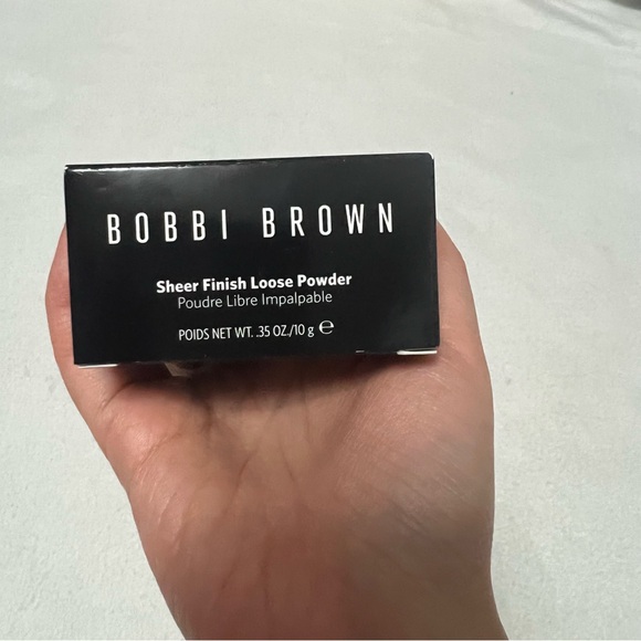 Bobbi Brown Other - bobbi brown sheer finish loose powder soft sand Nov sale